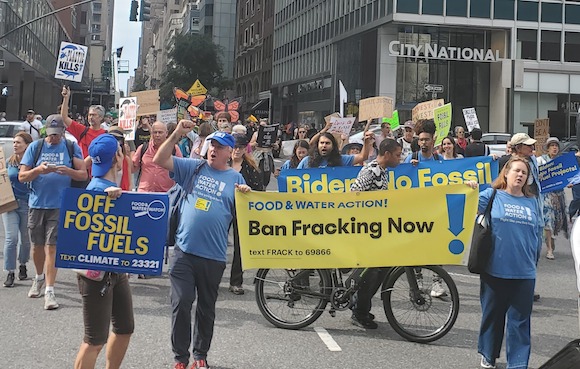 New York NY Rally To Ban Fracking With Carbon Dioxide Food Water   Ban Fracking Now Banner At March To End Fossil Fuels%2C September 2023 20231212115418103120 